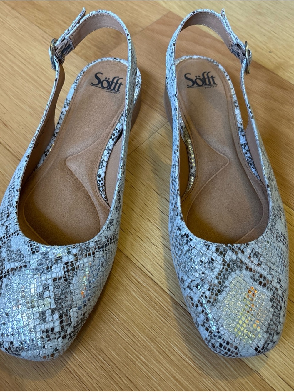Söfft Silver Snakeskin Slingback Flats size 9.5